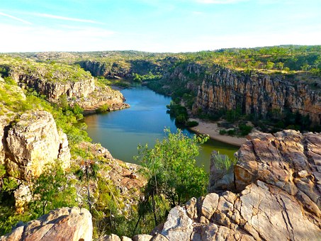 Travel Around Australia With Car Hire Launceston