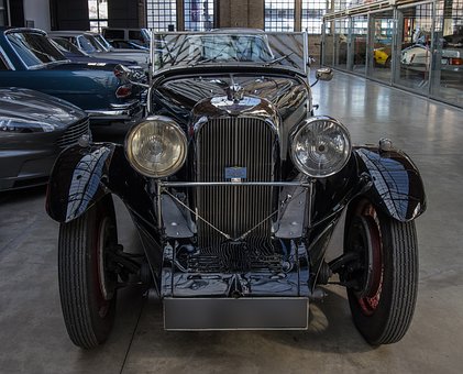 How Automobile Safety Ratings Can Help You Save on Auto Insurance