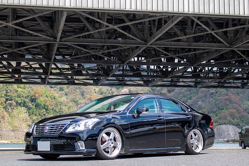 Car Sale; Local Sales And Online Automobile Auctions Check Out The Vehicle Very Carefully. Take A Te