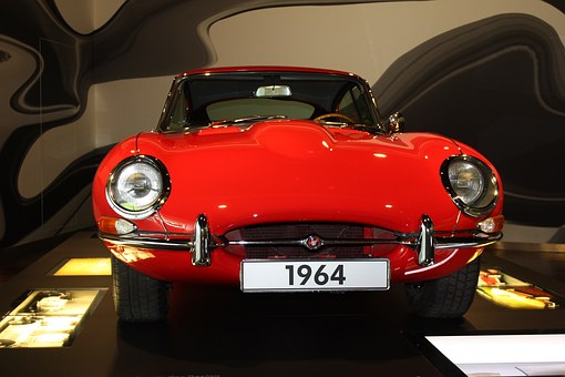 Using Trade Show Exhibits and More to Stand Out At Auto Shows