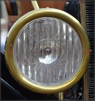 Auto Accident Lawyer: Will You Get Money For Lost Wages?