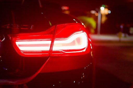 Employing The Various Benefits Of Auto Glass Services