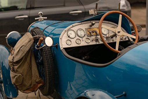 Should You Use A Personal Injury Law Firm Or A Private Injuries Lawyer After An Accident?