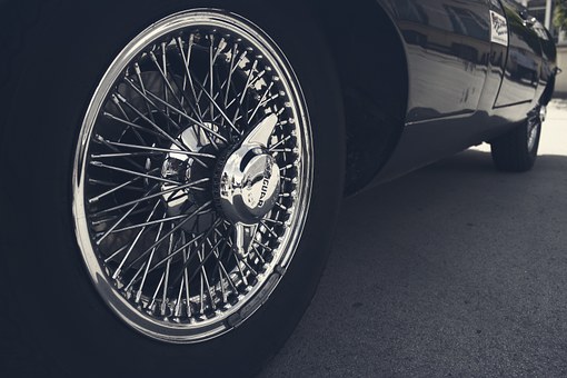Freeway Accidents Mean That Everyone Needs Automobile Insurance In Los Angeles