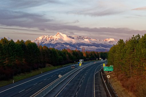 Four Must Have Winter Promotional Products For Your Automobile