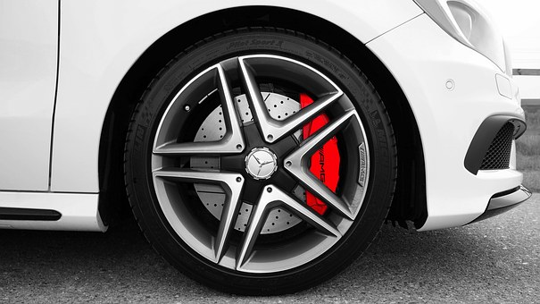 Employing The Various Benefits Of Auto Glass Services