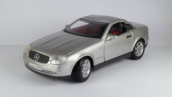 A thorough account of the development of the automobile