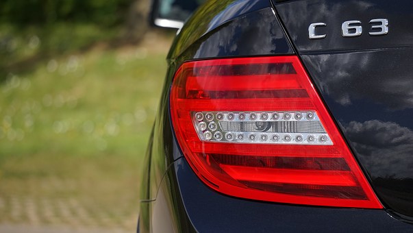 Effective Features To Consider While Buying Auto Coverage