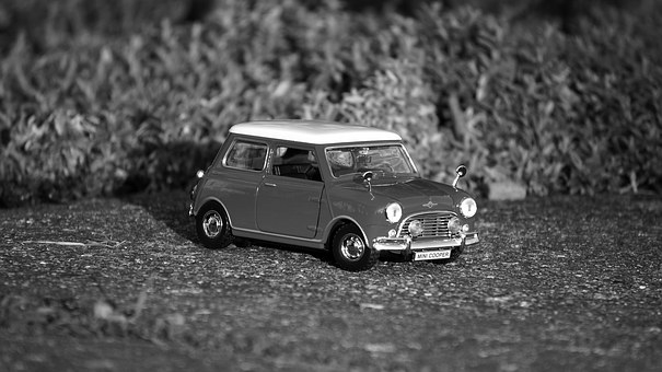 Selecting Auto Glass Repair Versus. Alternative In San Antonio