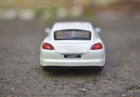 Europe And China In 2009 Deep Plowing Building Brand Enjoys Popular Channels - Automotive