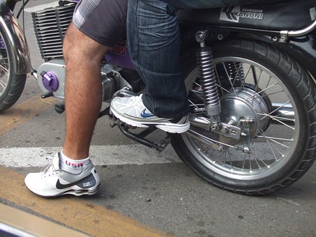 How To Ride A Motorcycle Safely