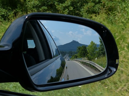 Purchasing Vehicle Insurance Offline Or Online Factors