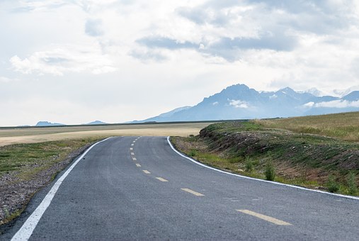 To Buy, or To Lease Your Next Automobile? The Pros and Cons You Should Be Aware Of