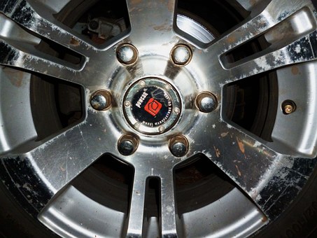 Automotive Income Ideas That Have Low Start-up Costs