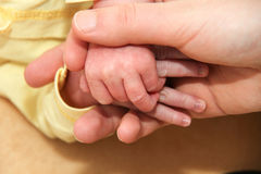 How to Nurse A Distrascted Baby