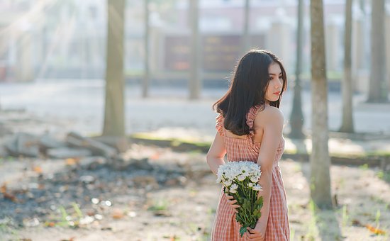 How to Tell If a Man is Attracted to You? 7 Signs Which Will Prove Whether He Likes You Or Not
