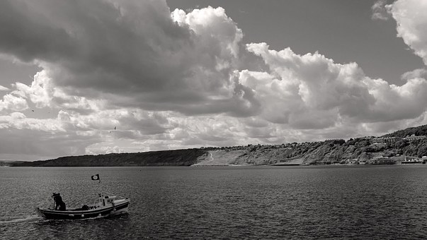 Oil Spill Response and Reporting for Boaters – A Practical Necessity!