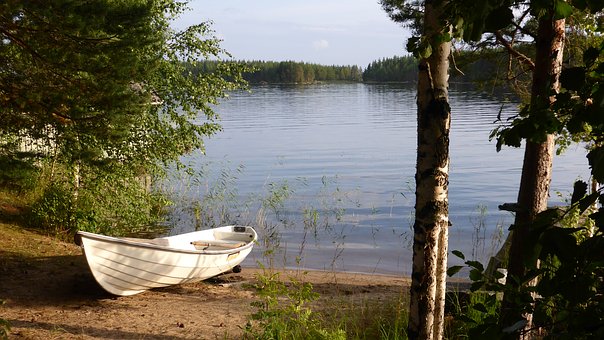 What To Look For In Bass And Walleye Fishing Boats