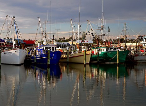 Responsible Safe Boating In Canada: Radar Reflectors, Charts, And Speed Restrictions