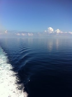 Tips For Exploring Canada By Boat