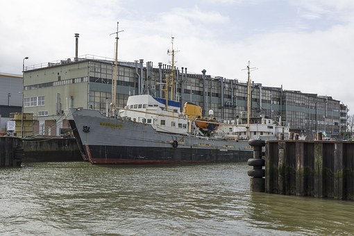 Experience With Vessel Smooth Sailing Within Paris