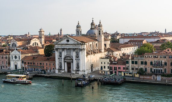 Choosing the Right Company For Your Removals to France by:Vincent Robinson
