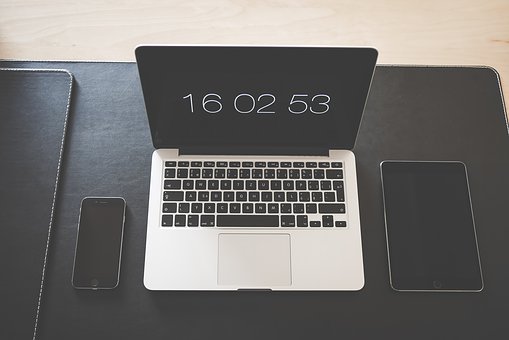 Online Shopping: Look Decent on a Budget