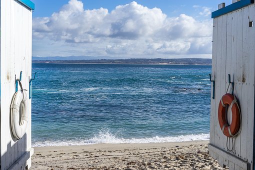 Chartering Your Own Yacht - Newport Beach Is Hot!