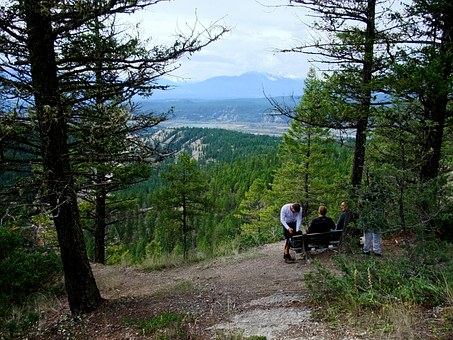 Low-budget Break Plans To Excite You: Suites, Air Fare, Chow Down, Shopping Centers, Leisure Activit