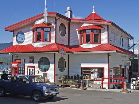Choosing a Hotel in the World's Second Largest Country Canada