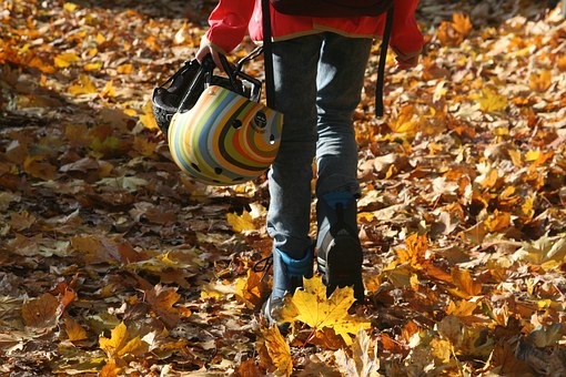 Children Discover Materials For Art In Many Places