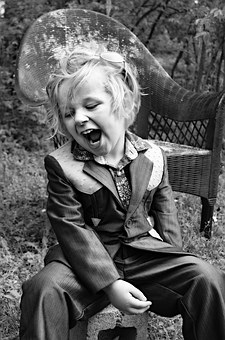 Do a Reverse Cell Phone Search To Find Out Whom Your Kid Is Speaking With