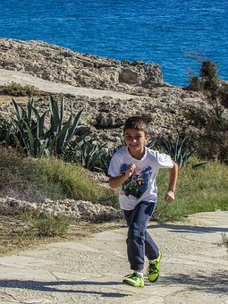 What Can Extracurricular Activities Give to Your Child