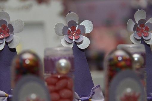 What To Purchase For 'hard To Buy For' Teenagers: Gift Cards And More