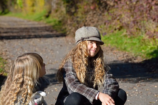 Cosmetic Dermatologists' 5 Smart Steps To Protect Your Child's Skin