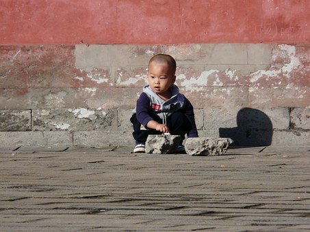 A Comprehensive Guide To Shopping For Kids Clothing Online