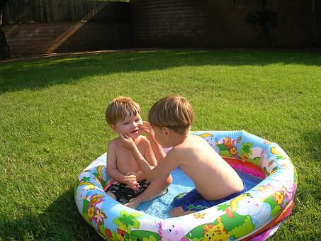 Colours of Life – from Childhood to Old age