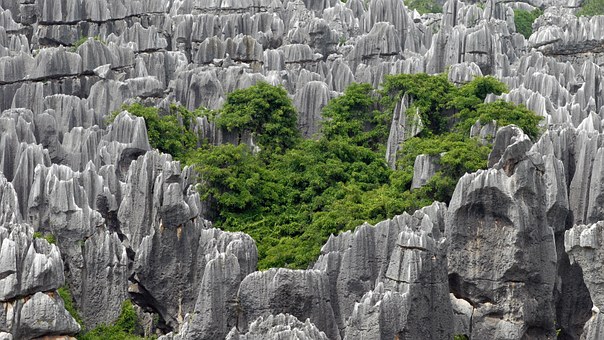 Yuzhong County Golden Cliff town-the country's largest production base of plastic film