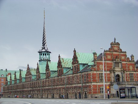 Get Trained Before You Begin with a Travel and Tourism Diploma