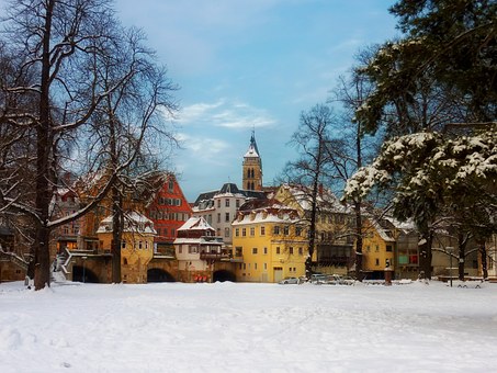 Living in Cozy Luxury Holiday Cottages : A Great Holiday Gift Idea