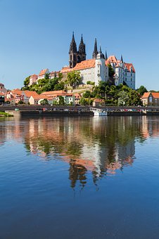 Benefits Of Choosing Charter Holidays
