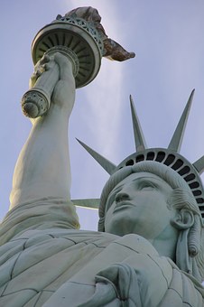 Wanting To Take A Windy City Trip? Pay Attention To These Hints On How To Land Land Chicago Getaway