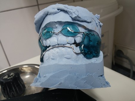 Your Guide To Cosmetic Dentist Supplies Online