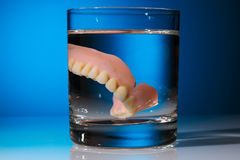 Take Years Off Your Appearance With Teeth Whitening Treatments