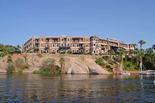 Sightseeing trip to Luxor by flight from cairo
