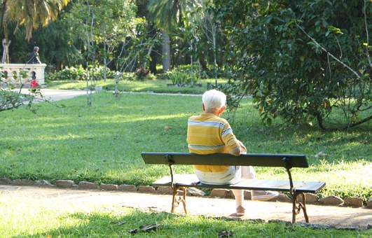Finding The Best Holiday Insurance For Elderly People