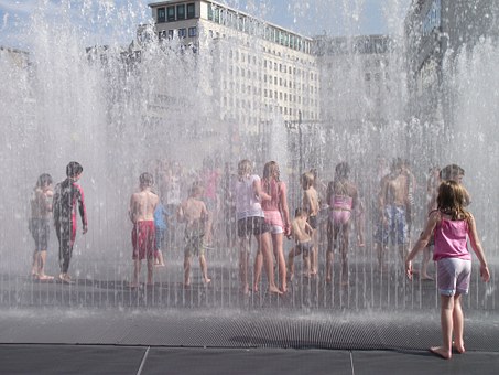 Buy Discount Hotel Packages And Find Out About Significant Nightlife Hot Spots And Holidays In Europ
