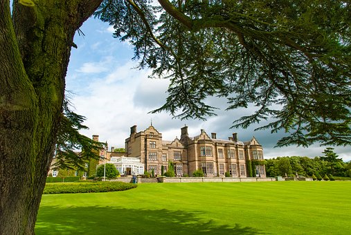 Explore The Edinburgh Life Of Vibrant Lodgings Amusement Tripping Parties And Cuisines