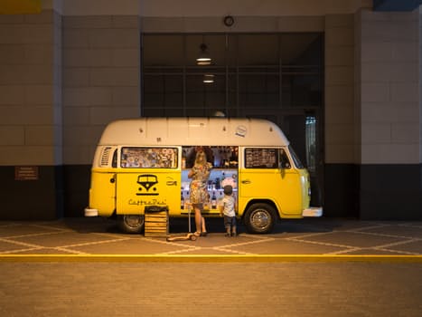 Things to know before starting a courier service business