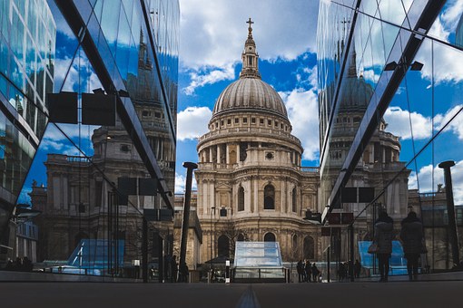 Capital investment – Venture capitalists in cash for the shares
